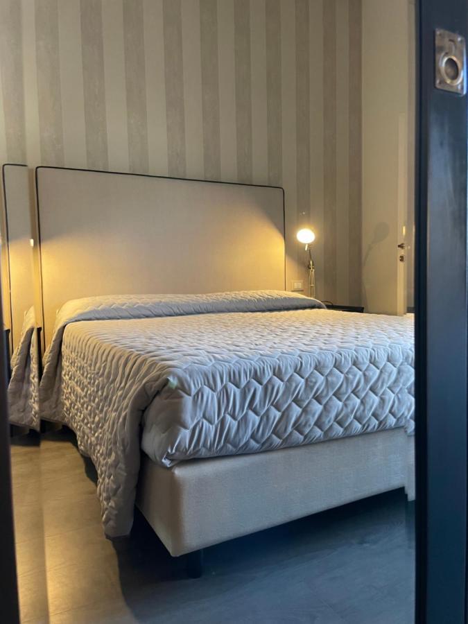 Hotel Vera เชเซนาติโก ภายนอก รูปภาพ
