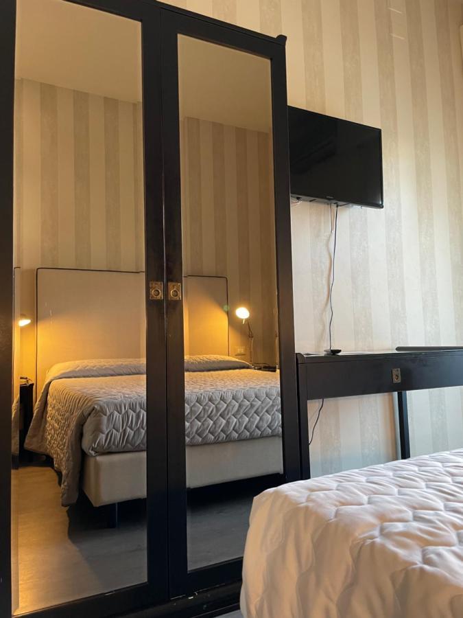 Hotel Vera เชเซนาติโก ภายนอก รูปภาพ